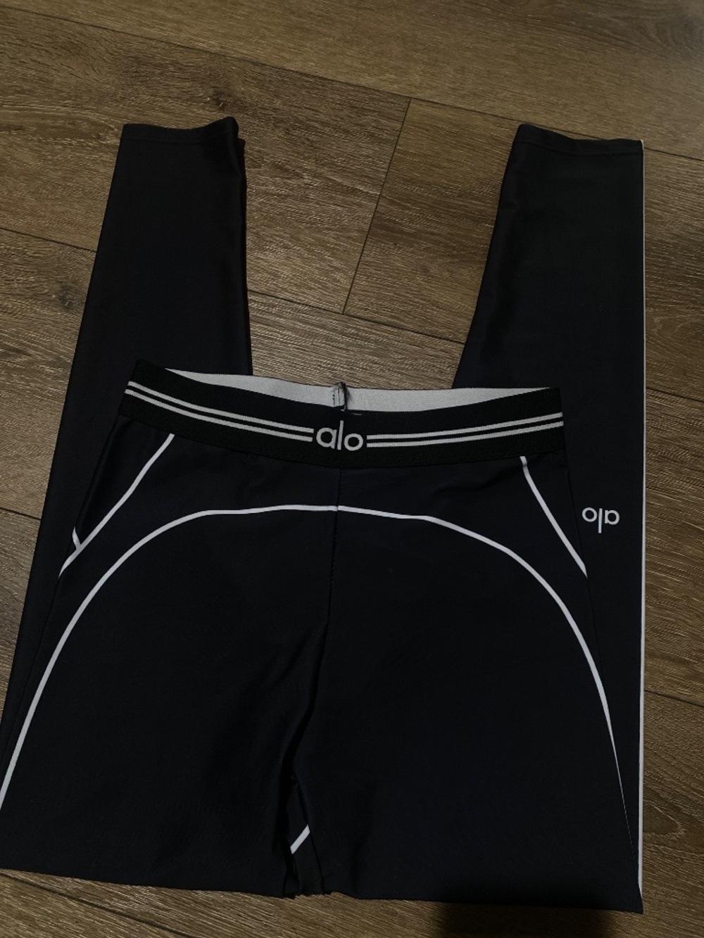 Alo Yoga Set - Picture 3 of 3